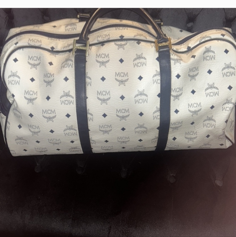 MCM White and Black Duffel Bag size 55 - Picture 4 of 12